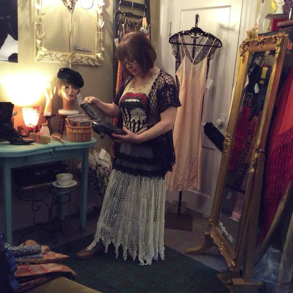 Meet your Posher, Lisa - Picture 1 of 1